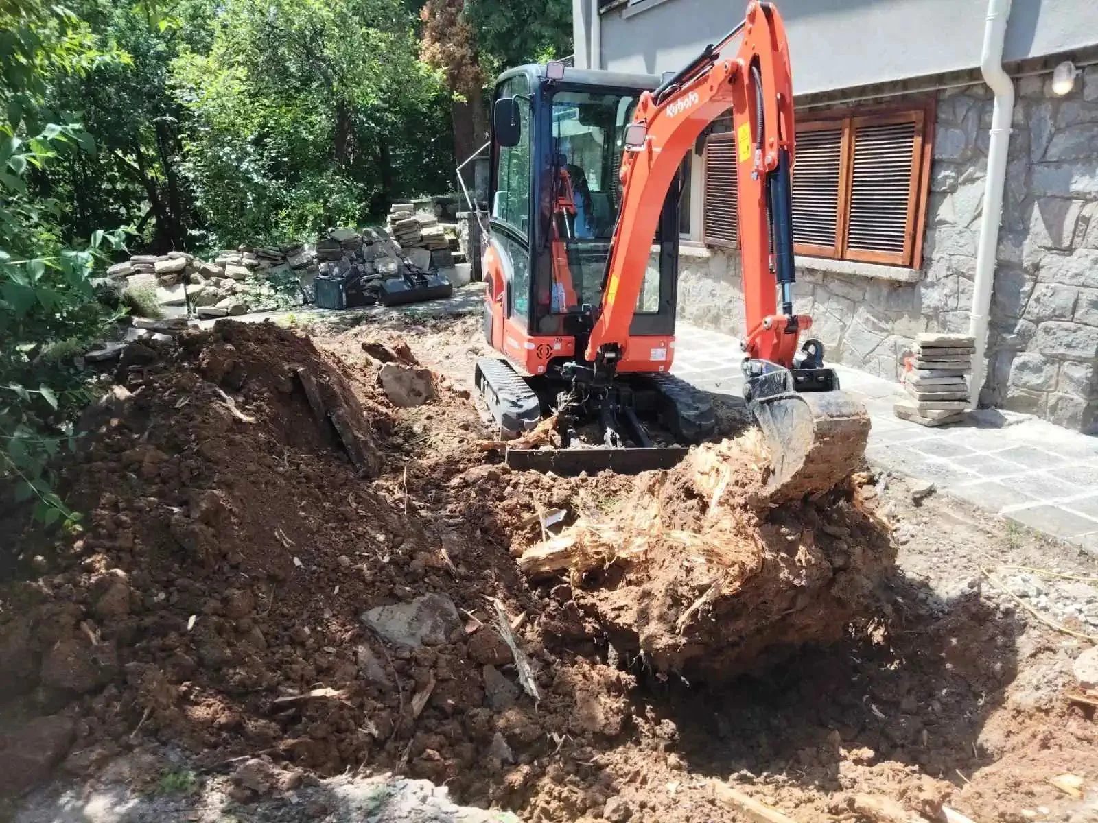Изкопни услуги с Мини багер София област
